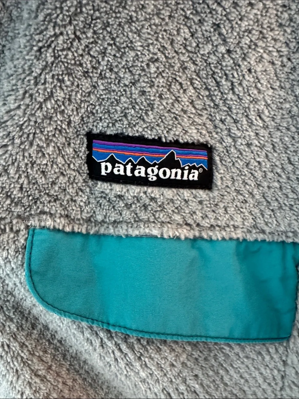 Patagonia Lady’s Light Gray Fleece Snap Pullover with Teal Trim Medium EUC - Picture 4 of 9